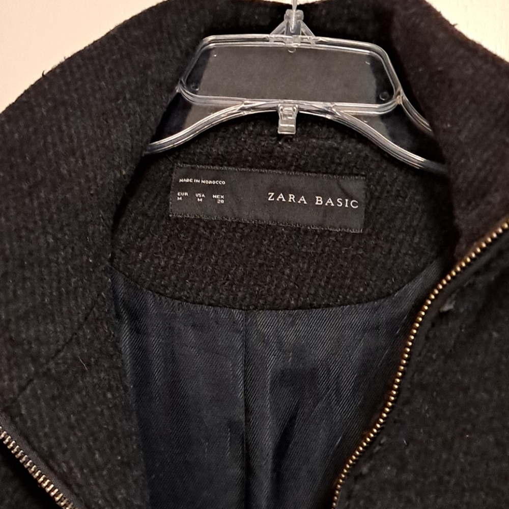 Rotating coats.